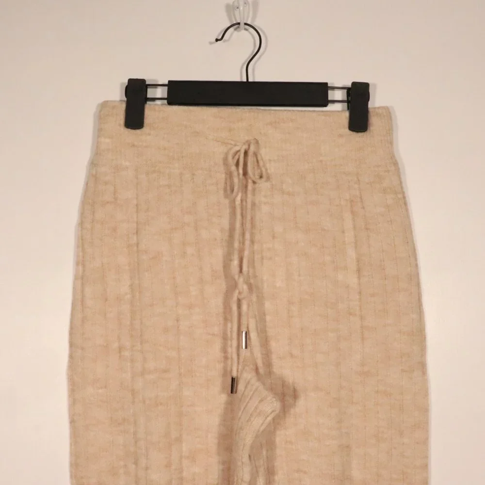 NWT Free People X Revolve Around the Clock Jogger in Oatmeal - Picture 8 of 13